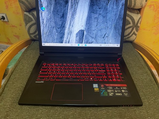 MSI GS 73 i7 7700H 8go 1128 ssd  GTX 1050 ti