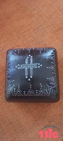 Petit coffret marron berbère