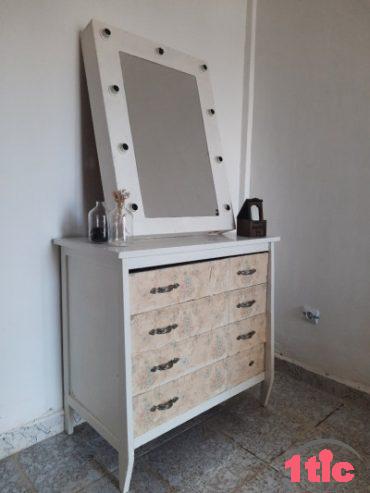 Commodes et mirroir à vendre