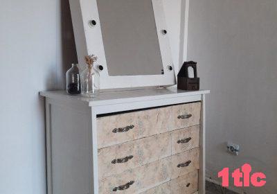 Commodes et mirroir à vendre