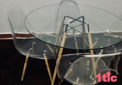 Table en verre