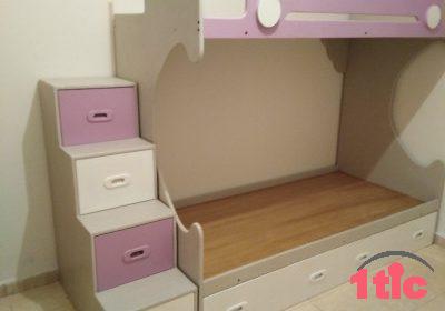 Chambre d’enfant en bois composer trois  lit superposé avec bureau